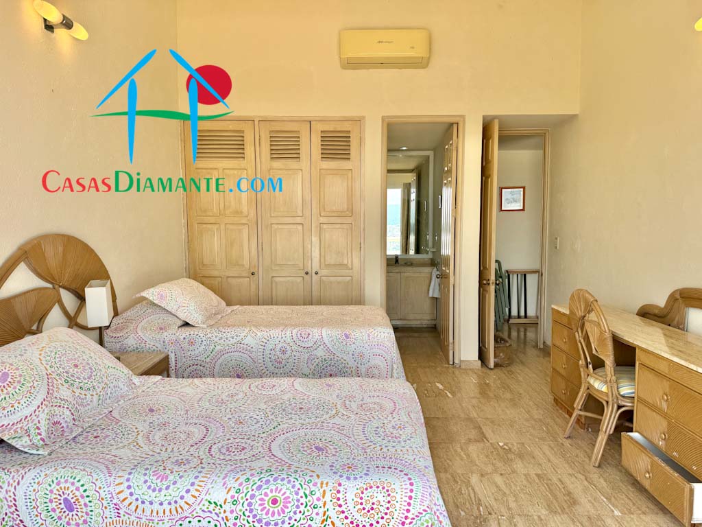 Brisas Diamante Villa 98 - Recámara tres 5